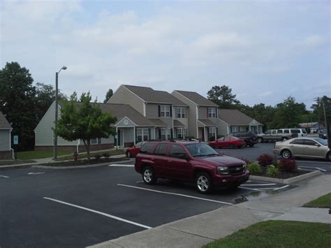 Cleaning system allows choice of cleaning agent. Multi-Unit / HOA Cleaning | Southeastern Pressure Washing
