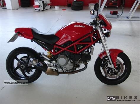 War 15 jahre bei ducati beschäftigt und fährt selbst auch auf der renne. 2007 Ducati S2R 1000