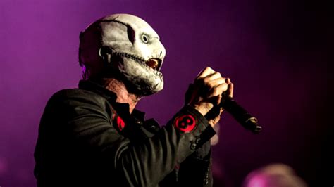 Slipknot Frontman Corey Taylor Debuts New Mask At Rocklahoma 2021 Fan Filmed Video Streaming