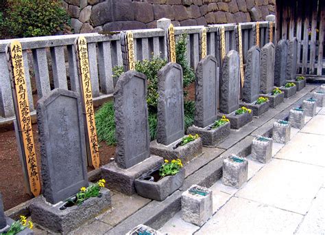 But making the following faux pas will definitely raise eyebrows. Sengaku-ji: Graves of the 47 Ronin | These are the grave ...
