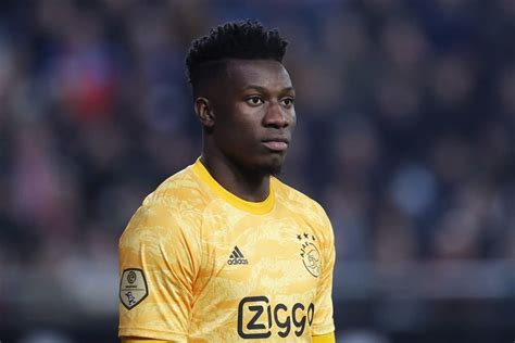Kiper ajax, andre onana tidak mengesampingkan kemungkinan pulang ke barcelona, di tengah sulit dikatakan karena dengan fc barcelona, saya masih memiliki hubungan yang sangat baik. 'Barcelona meldt zich officieel voor André Onana'