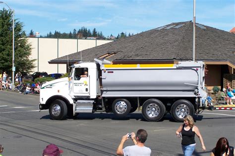 Custom Big Rig Truck Show Chrome Show Diesel Bombers