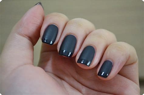 All The Little Extras: Matte vs Glossy Mani Tutorial