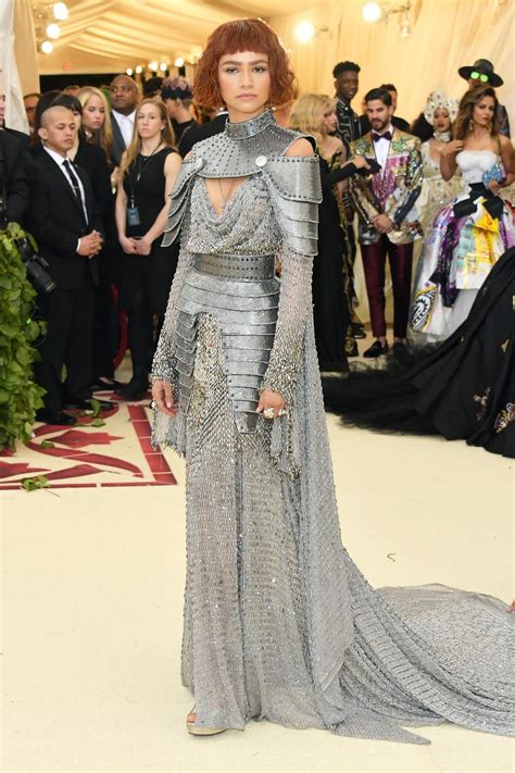 Zendayas 2018 Met Gala Outfit Channeled A Glam Knight In Shining Armor