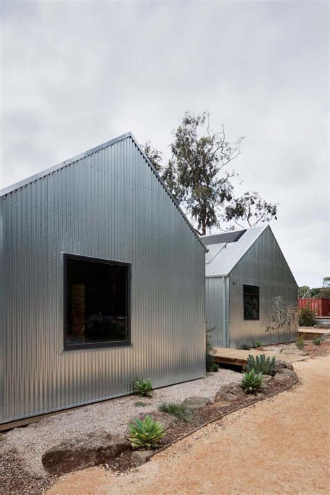 This Home Was Designed To Be Durable So They Covered It In Corrugated