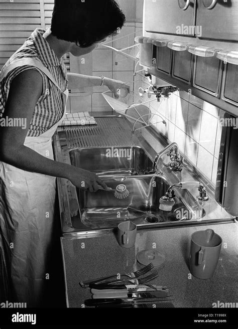 Chores 1960s Banque Dimage Et Photos Alamy