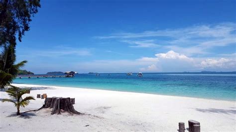 Johor atau nama resminya johor darul takzim adalah sebuah negara bagian di malaysia yang terletak di selatan semenanjung malaysia. 5 Pulau Cantik Di Mersing, Johor - TripJalan