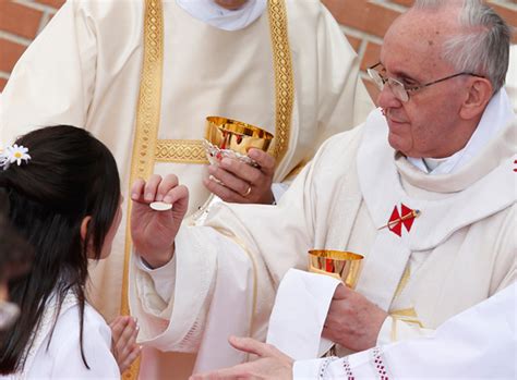 Pope Distributes First Communion And Gives Catechism Lesson The Tablet
