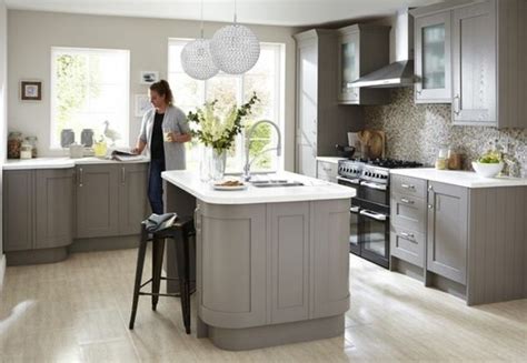 Découvrez notre large gamme de façades, caissons et couleurs pour votre cuisine surmesure avec cuisinella. Cuisine taupe - 51 suggestions charmantes et très tendance