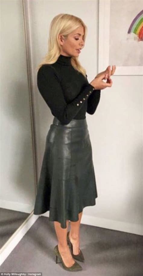 Holly Willoughby Sparks Fan Backlash Over Her £500 Skirt Daily Mail