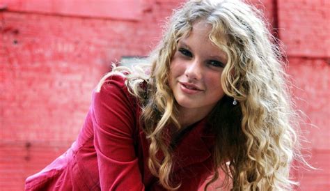11 Throwback Taylor Swift Songs 2000s Middle Schoolers Still Love