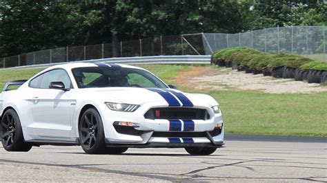 2016 Ford Shelby Gt350r Mustang First Ride Video