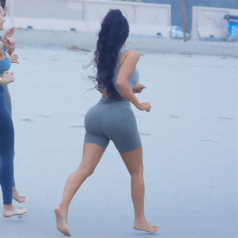 Kim Kardashian Doing Yoga On The Beach In Los Angeles 07112018