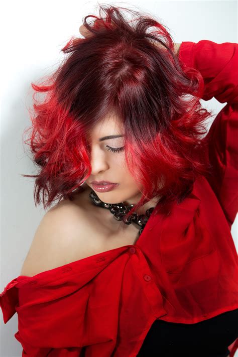 Te presentamos los cortes de cabello para cara redonda con los que podrás estilizar su forma y lucir un perfil más estilizado. Fotos gratis : modelo, revista, color, Moda, ropa, dama ...