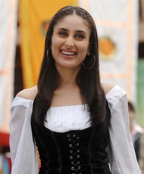 20 Popular Hollywood And Bollywood Hairstyles Bollywood Hairstyles Kareena Kapoor Hairstyles