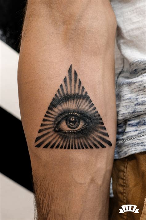 Ojo Realista Tatuado Por Andrés