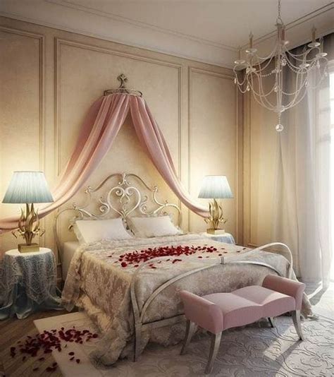 Pin By Susan Echavarria On Romantic Ideas Feature Wall Bedroom Romantic Bedroom Colors