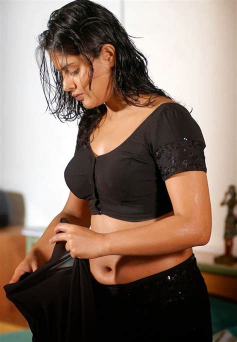 Waist and navel accessories are best suited to wearing with sarees. South Indian Actress Hot Blouse Side View Photos ...
