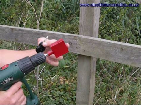Install electric fence insulators quickly using a chuck 