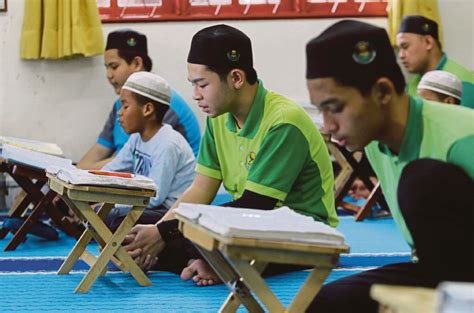 Admin rating 5 of 5 des: Norman syukur anak sulung huffaz Al-Quran | Agama | Berita ...