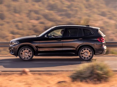 Richard reviews the chevrolet corvette. BMW X Factor News and New X3 Road Test - Wheels Alive