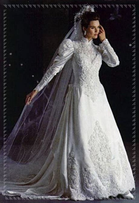 Sposa avorio abito sposa gonna tulle abito sposa jeans anni 70 donna cravatte anni 70 foulard anni 70 gilet anni 70 gioielli anni 70 occhiali anni 70 occhiali da sole anni 70 pantaloni sposa anni 80 zoccoli anni 70. Abiti da sposa anni 80