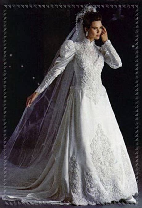 1980, abito da sposa vintage, anni 50, tulipano, vintage un abito del 1980 dalla linea inconfondibilmente anni '50, dal taglio a tulipano e dal sapore. Abiti da sposa anni 80