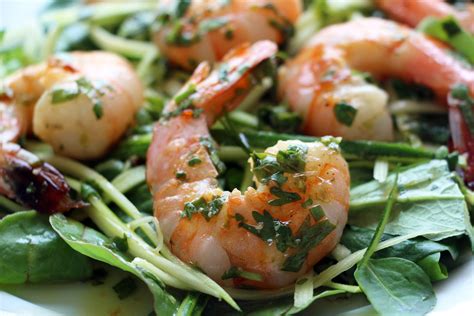 Served in bibb lettuce cups, it's perfect for lunch, a light supper or as an appetizer. Grilled Shrimp Salad with Zucchini Noodles, Baby Greens ...