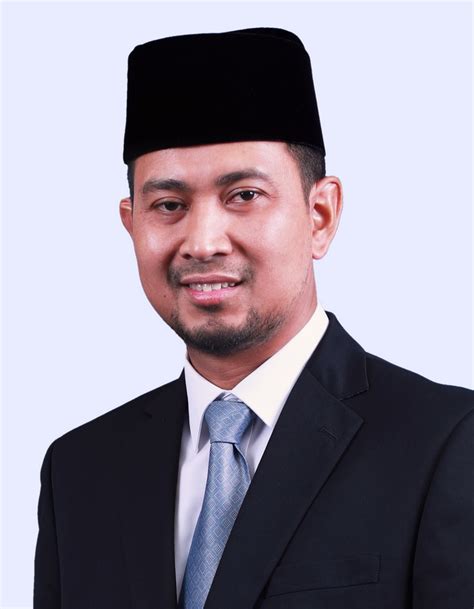 ^ senarai yab menteri besar terdahulu (in malay). Senarai Ahli Majlis Mesyuarat Kerajaan
