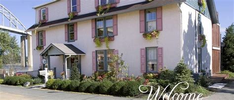 The old town guest house (oldtownguesthouse.com) is downtown, hosted by an innkeeper that. Ship Watch Inn Bed & Breakfast Chesapeake City, MD ...