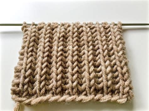The most common knitting point material is metal. knitting patterns BRIOCHE STITCH / le point de tricot ...