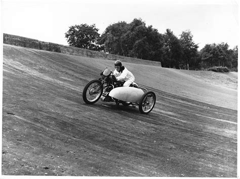 The 4.2 liter brough superior dual purpose lived up to george brough's expectations as being a car that was at least as good as. Brough Superior Supercharged Racing Side Car | Vintage ...