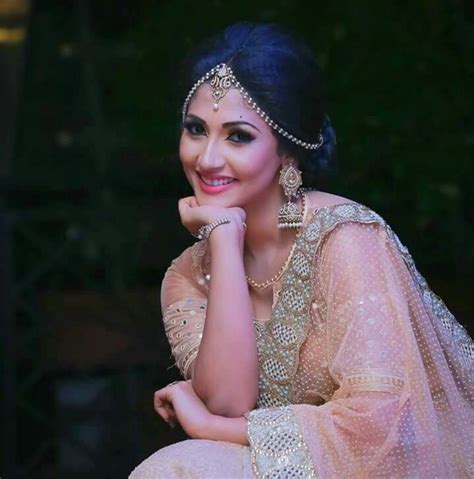 Nayanthara Wickramarachchi Indian Bridal Beauty Girl Bridal Wear