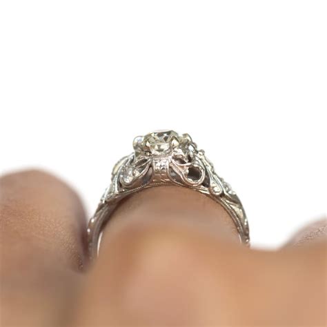 Their own preference, some people prefer the traditional gold ring, you should know exactly what to expect, what to look for, and the various types of rings that are available. .90 Carat Diamond Platinum Engagement Ring For Sale at 1stdibs