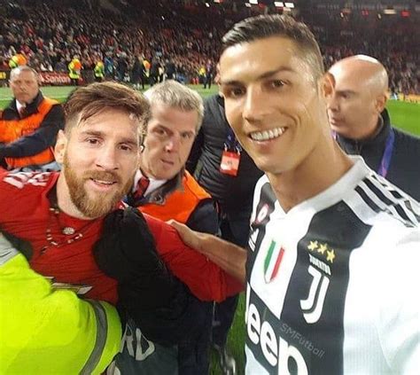 🤳 The Famous Selfie Of Cristiano Ronaldo And Messi Realmadrid Halamadrid Cristianoronaldo