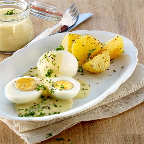 Eier in Senfsoße mit Kartoffeln Rezept