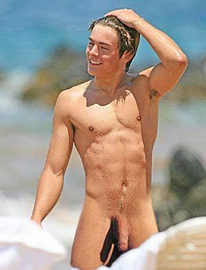 i vip più famosi nudi L amato Zac Efron posa nudo in un paio di foto