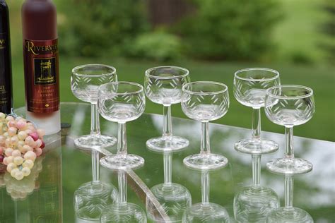Vintage Etched Wine Liquor Cordial Glasses Set Of 7 Vintage 4 Oz