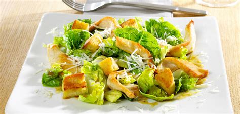 Caesars Salad Mit Hähnchen Caesar Salad Fresh Rolls Brussel Sprout Lettuce Avocado Toast