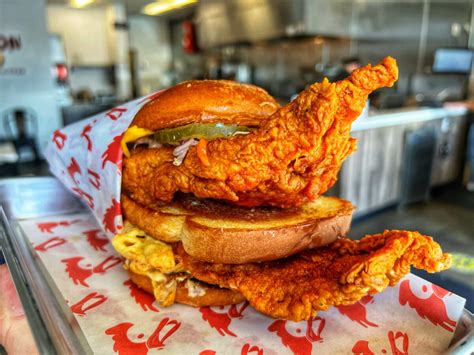 A Nationally Renowned Nashville Hot Chicken Restaurant