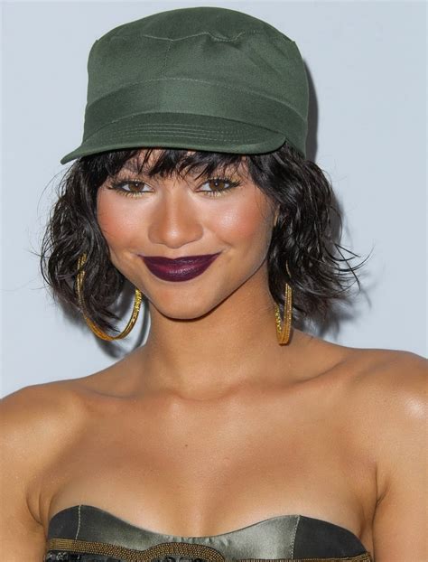 Zendaya Coleman Shows Off Her Boobs In A Tiny Belly Top At Bmi Rb Hip