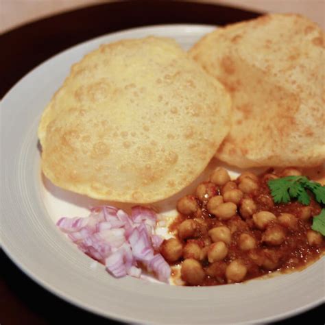 Ingredients of punjabi style chole bhature: Chole Bhature Pic - Delhi Chole Bhature Home Delivery ...
