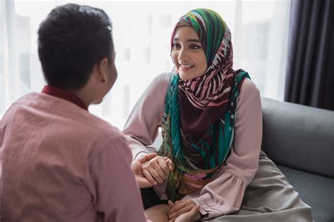 Usai hubungan suami istri di bulan puasa, mandi junub dahulu atau langsung santap sahur? Makna Sebenar Romantik Lepas Kahwin Bukan Tenung Muka ...