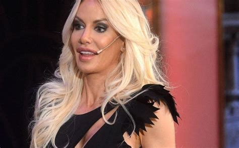 Antes de pe y be con eme escribiré, antes de pe y be con eme escribiré y nunca lo olvidaré, antes de p y b con m escribiré expr expresión: Luciana Salazar hará un reality con el nacimiento de su ...