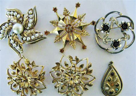 Sarah Coventry Brooches Pins X 5 And 1 Pendant Vintage Mid Etsy Uk