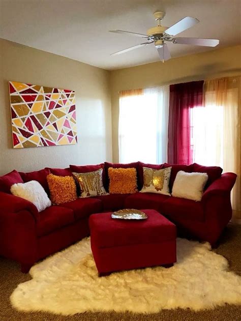 20 Living Room With Red Accents