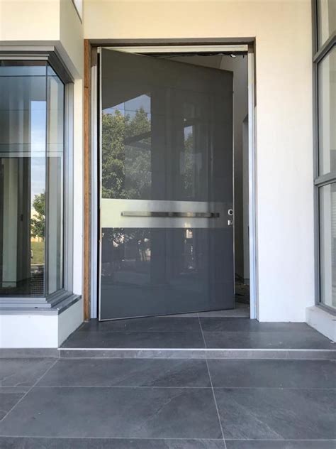 Pivot Series Entrance Doors : Spitfire Front Doors UK