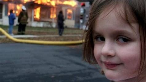 Be arkadaş ademden bu yana meme emme var. Así luce la niña del popular "meme del incendio" - Diarios ...