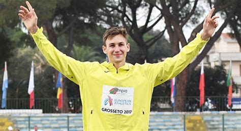 Come on we share some latest information about niklas kaul about his biography, net worth, career, income, and expenses. 8.435 Punkte: Niklas Kaul bricht den U20-Weltrekord | Das ...