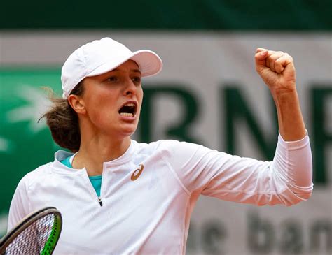 Video cannot currently be watched with this player. 【速報】ノーシードの19歳シフィオンテクが全仏OP初優勝。23年 ...